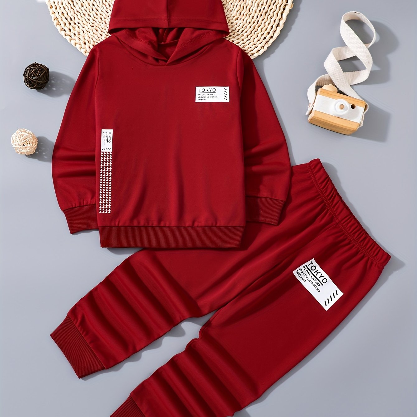 Boys' 2-Piece Hoodie and Sweatpants Set with Tokyo Letter Print for Spring and Fall
