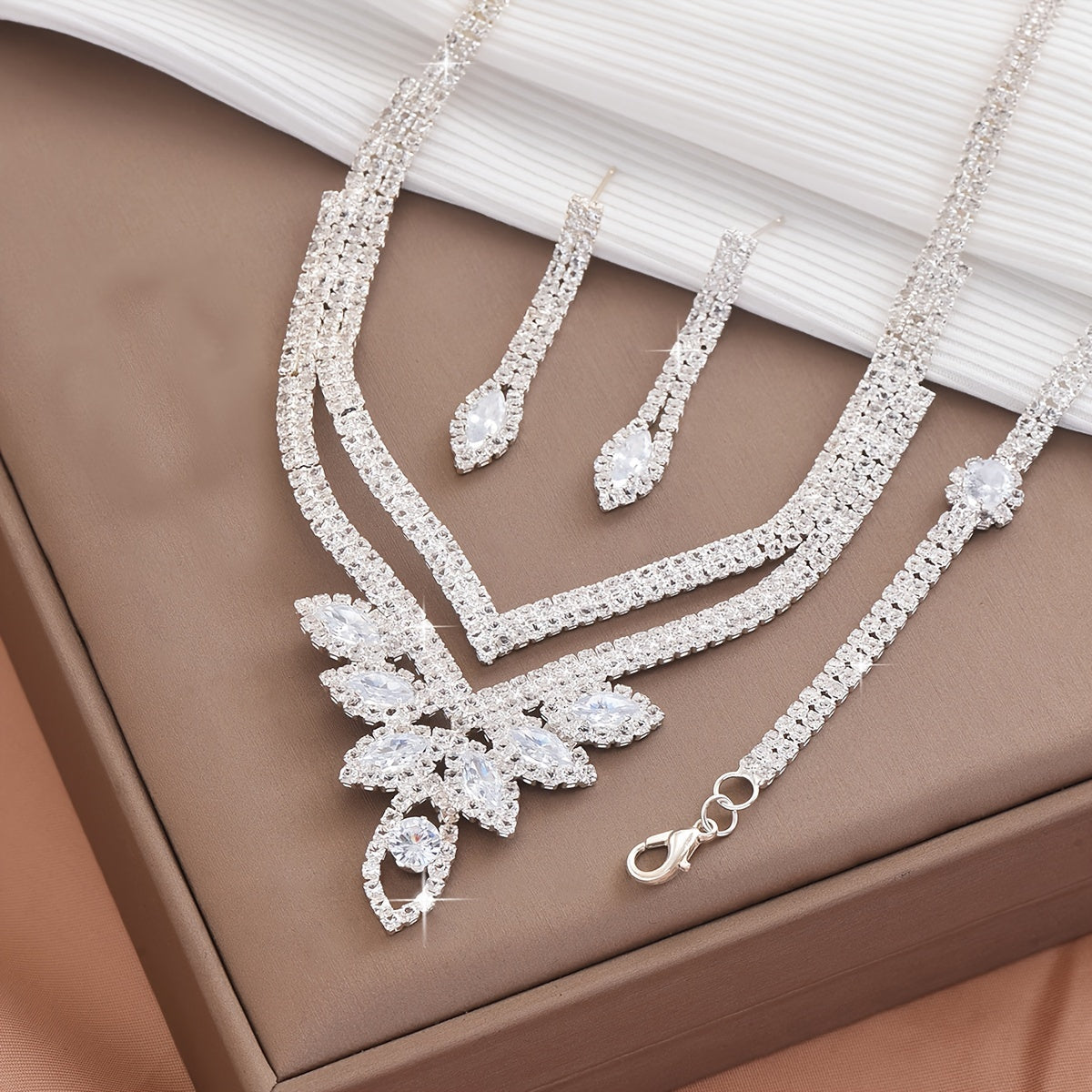 To'y zargarlik buyumlari to'plami Rhinestone taqinchoq, quloq taqinchoq, sozlanadigan bilaguzuk, kuyovlar va tadbirlar uchun