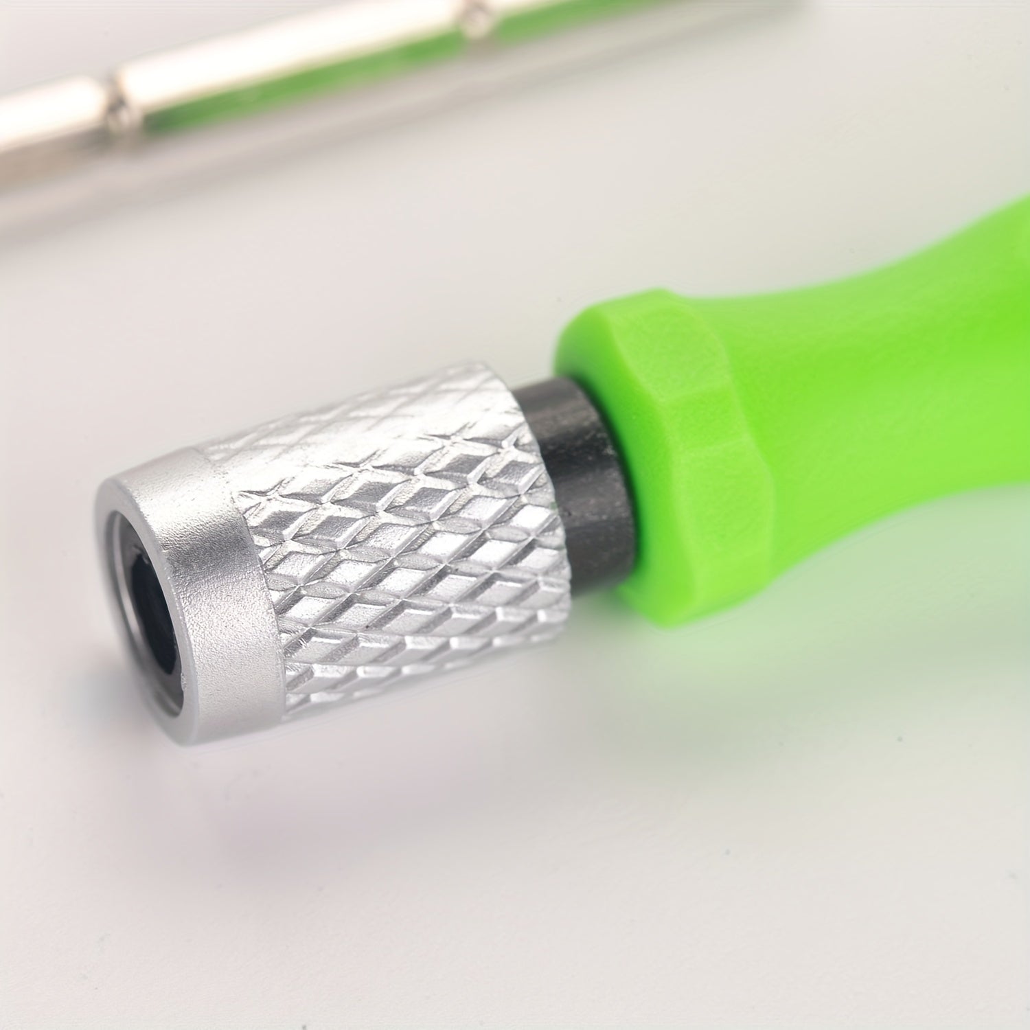 Juego de destornilladores 32 en 1 con 30 puntas de acero cromo vanadio y mango ergonómico