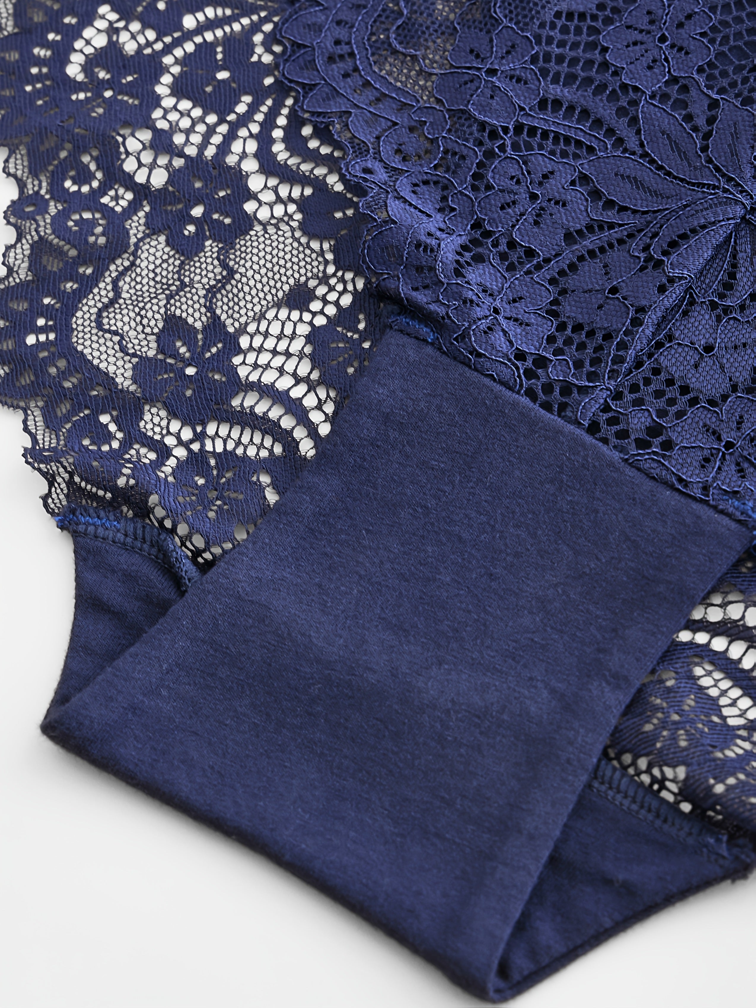 3-Pack Plus Size Lace Panties High-Waisted Floral Breathable Stretch Briefs