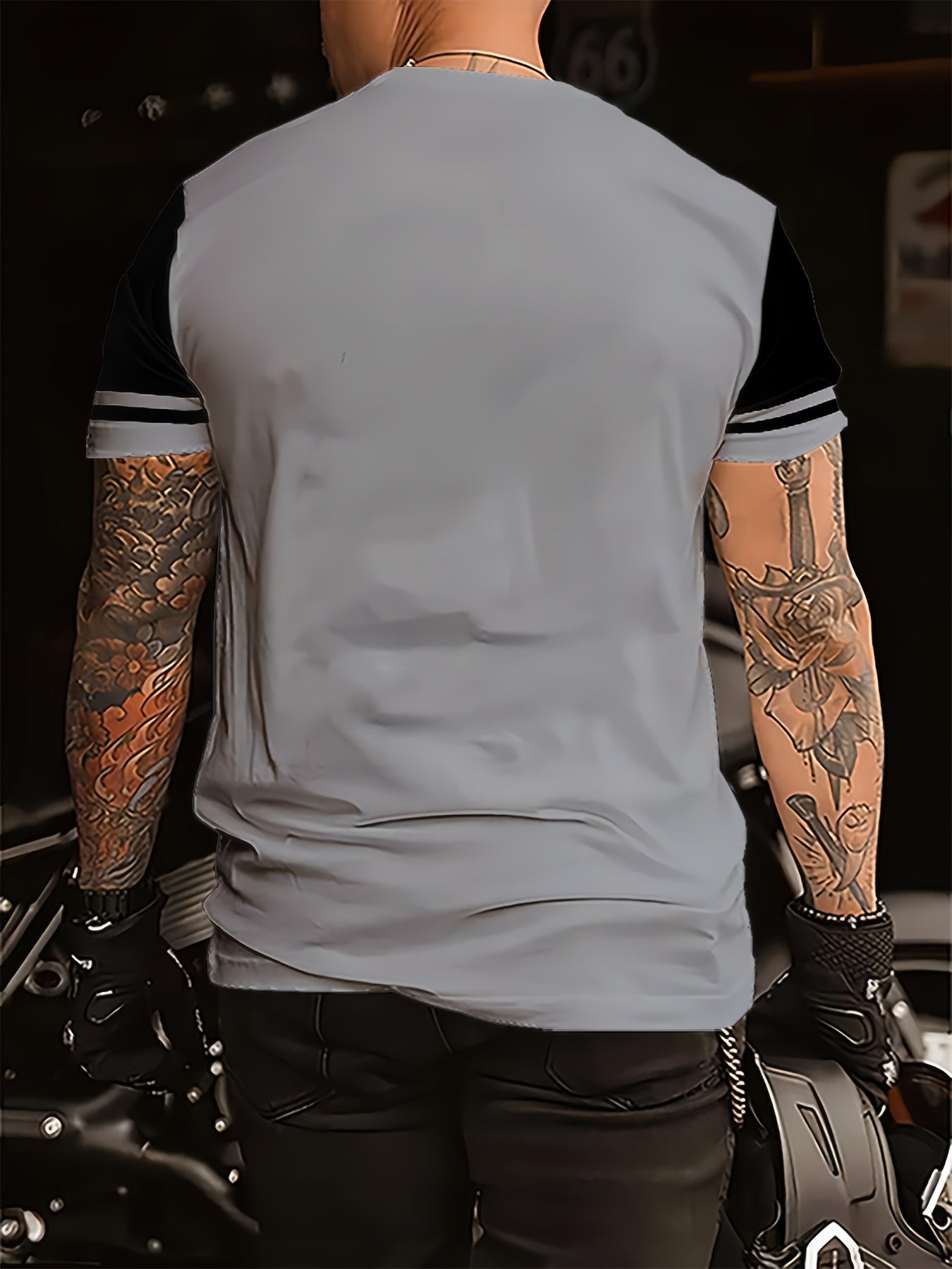 Erkaklar uchun yumshoq bo'yinli futbolka, 100% polyester to'qilgan matodan tayyorlangan, bir rangda. Har mavsumda kiyish uchun oddiy moslama. Mustahkam va zamonaviy oddiy futbolka.