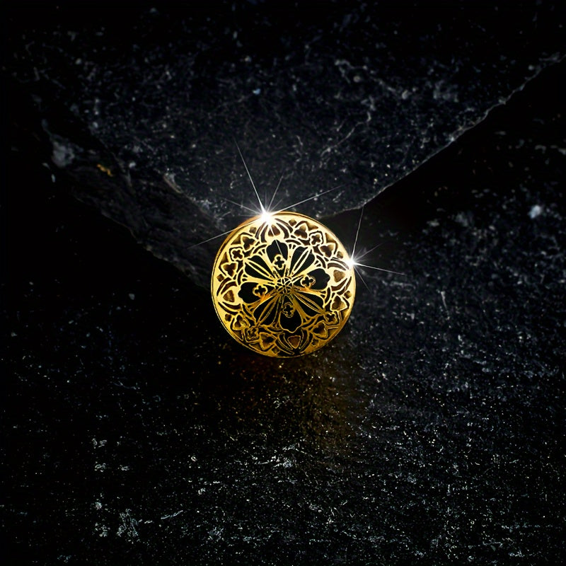 2 ta Hip Hop zanglamas po'latdan yasalgan quloq kengaytmalari to'plami, oltin gullar dizayni bilan - Har kuni kiyish va partiyalar uchun ideal. Kengaytiriluvchi yoki tunel sifatida ishlatilishi mumkin.