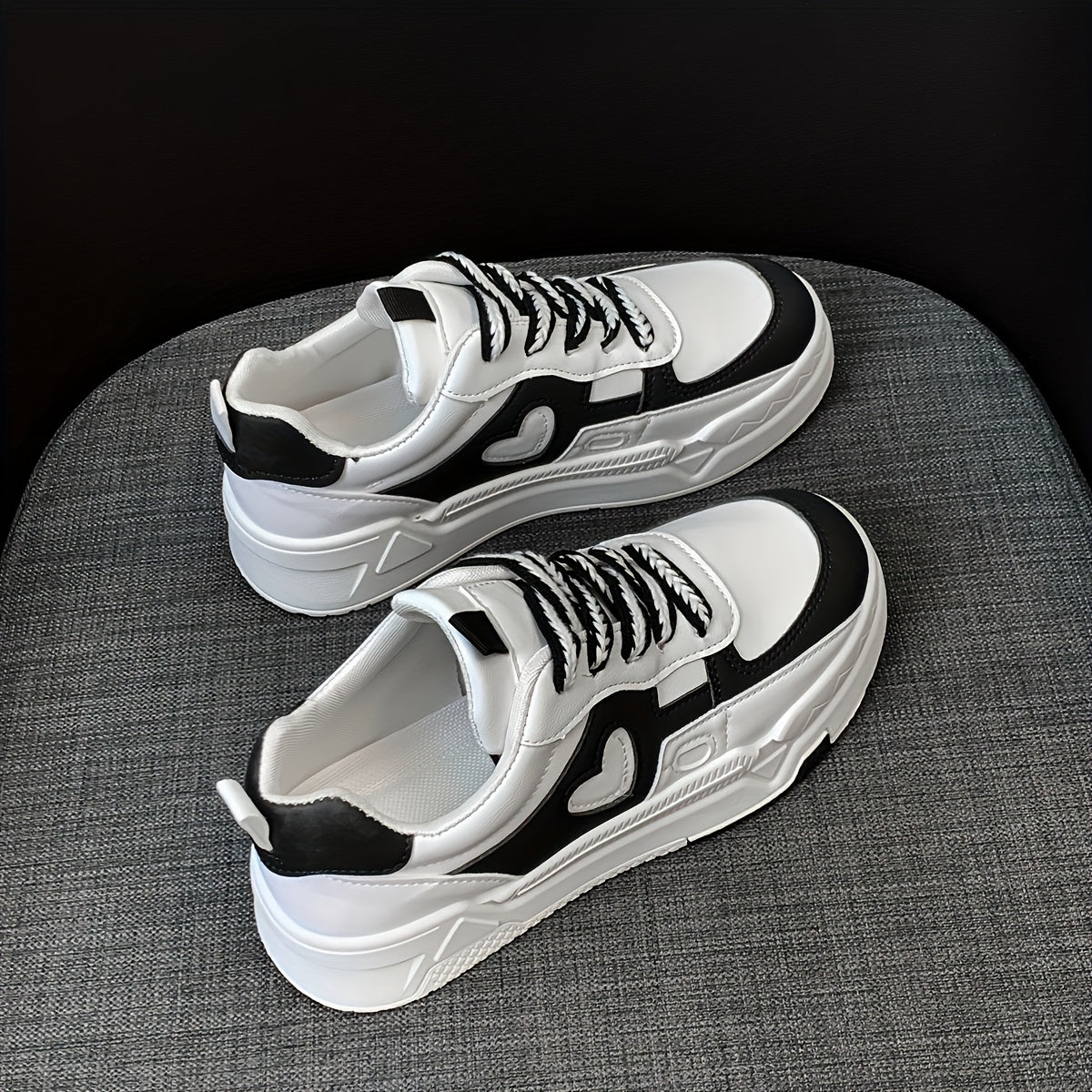 Women's Casual Sneakers with Heart Pattern Non-Slip Rubber Sole Lace-Up Low Top All-Season