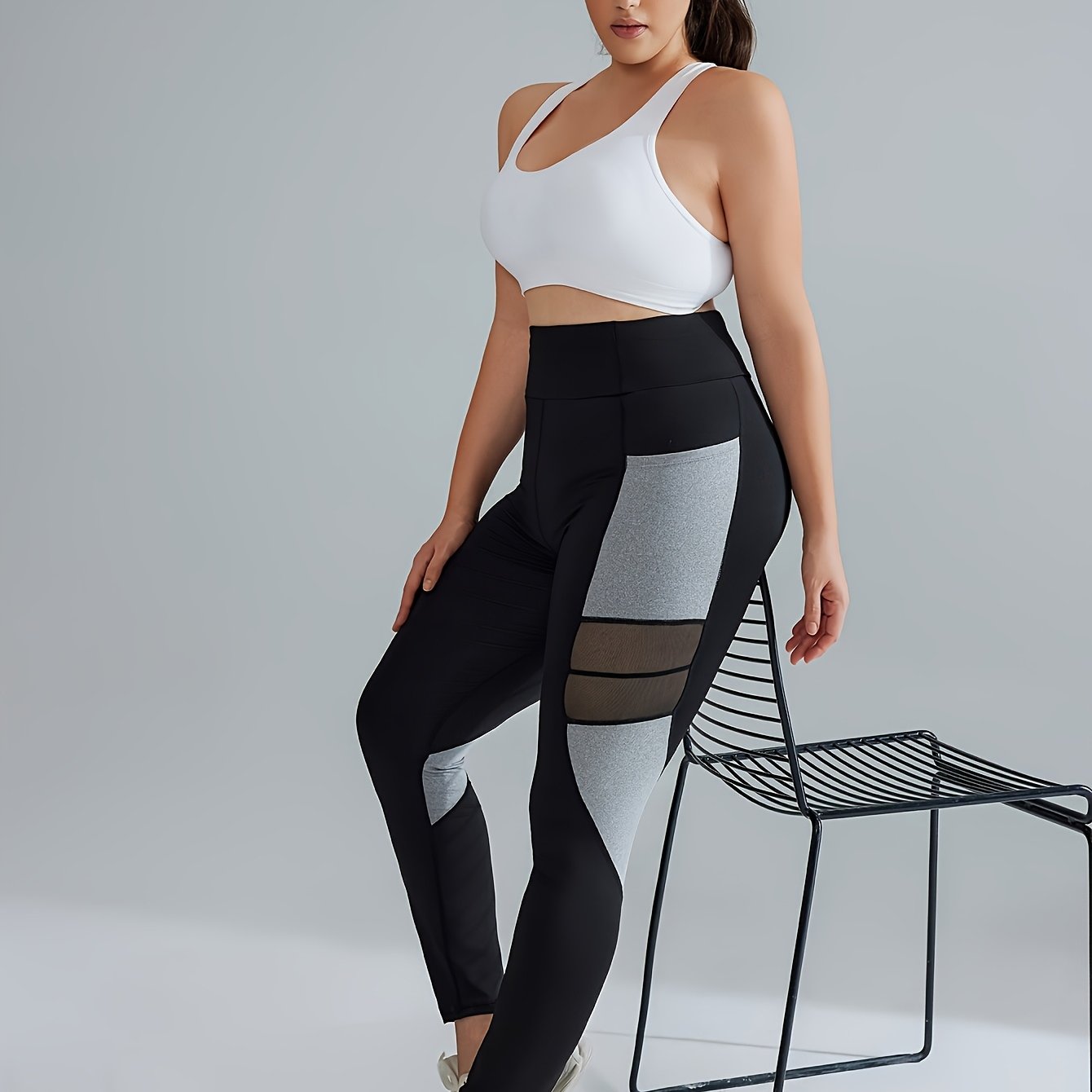Women's Plus Size High-Waisted Yoga Leggings with Pockets Black Gray Mesh