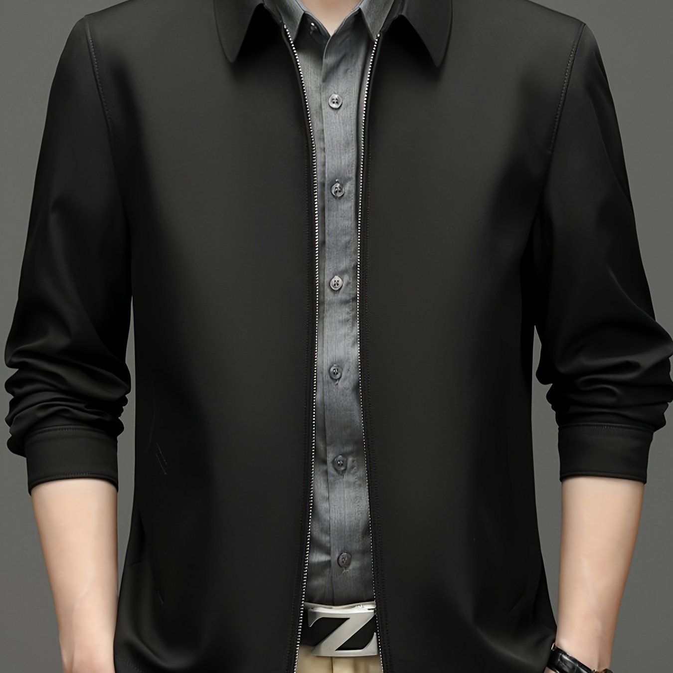 Katta yoshli erkaklar uchun qattiq rangdagi cho'zilmaydigan polyesterdan tayyorlangan tasodifiy ish jileti, bahor/kovak uchun mos, cho'ntaklari bilan.