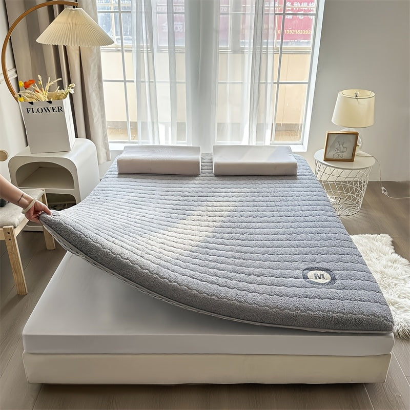 Серый накидка на матрас из флиса с прошитым чехлом, наполнителем из микрофибры, толщиной 3-5 см, не водонепроницаемый, моется в машине