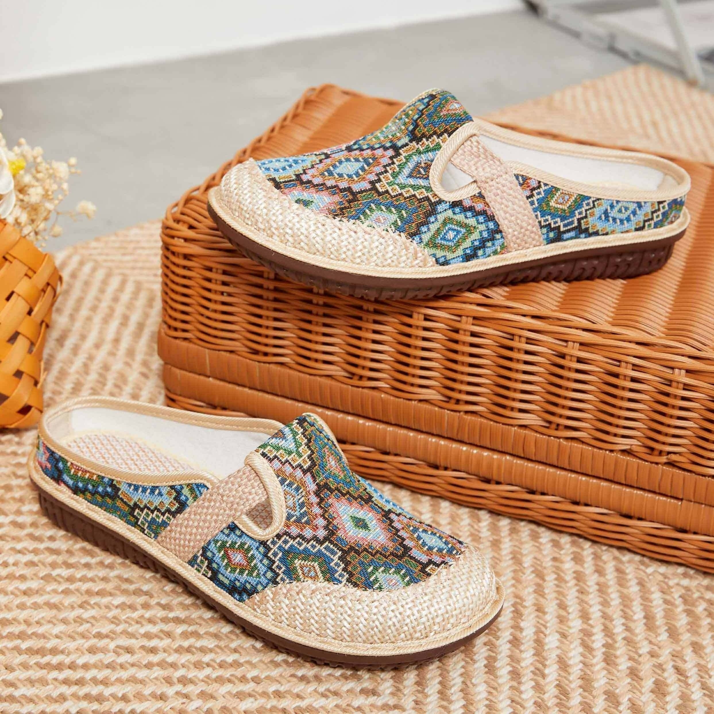 Women's Geometric Print Mules with Colorful Embroidery and Non-Slip Sole