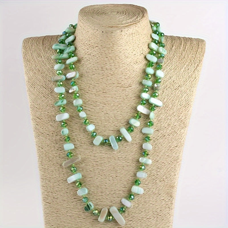 Kamalak kristallari va qobiq marjonlari bilan bezatilgan uzun tugilgan marjon - boho-chic, bohem uslubini sevuvchi ayollar uchun ideal sovg'a.