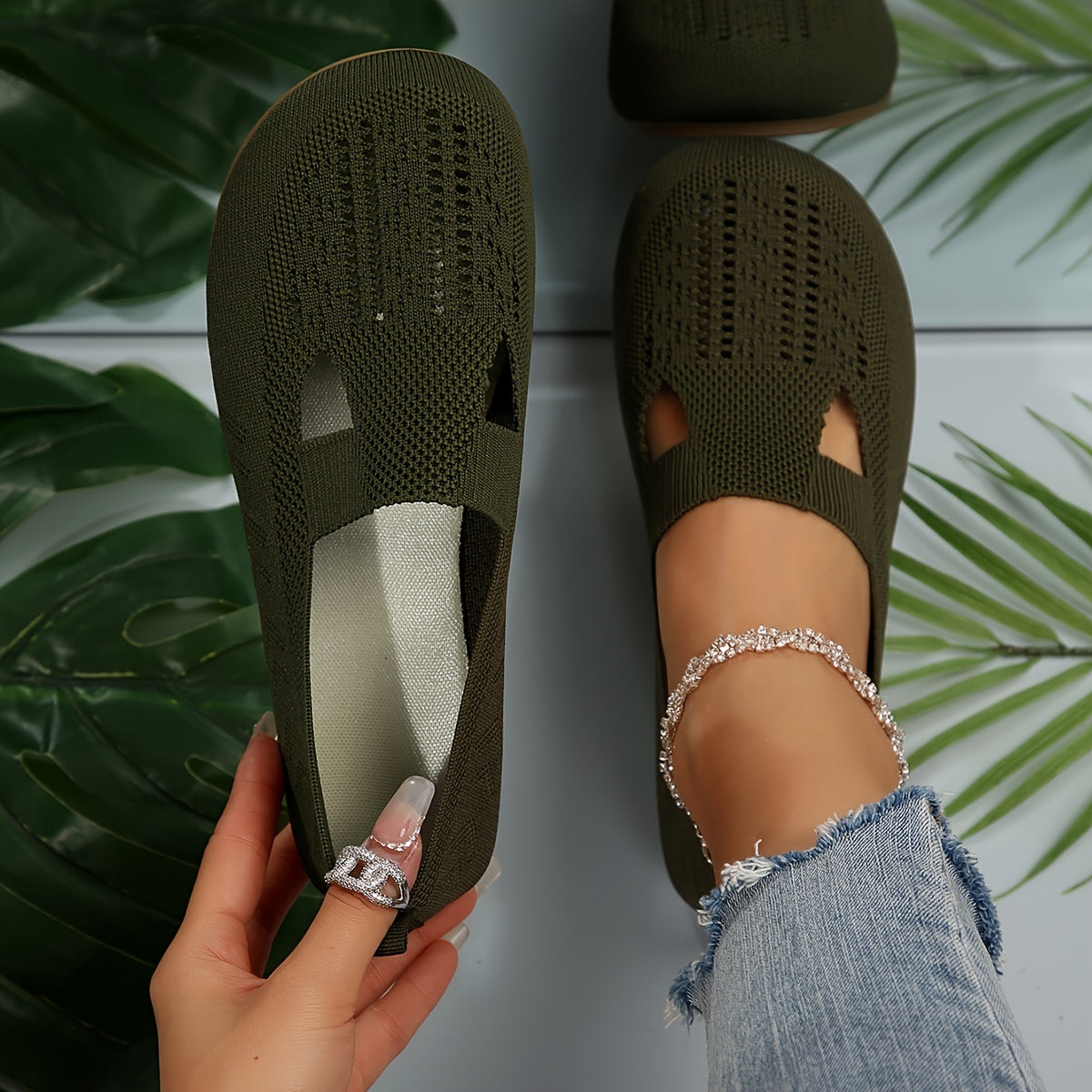 Women's Solid Color Breathable Knit Slip-On Flat Shoes