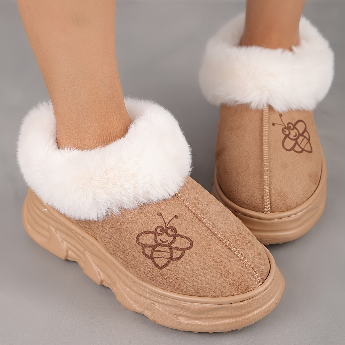 Unisex Warm Short Snow Boots with 6cm Thick Soles in Black and White