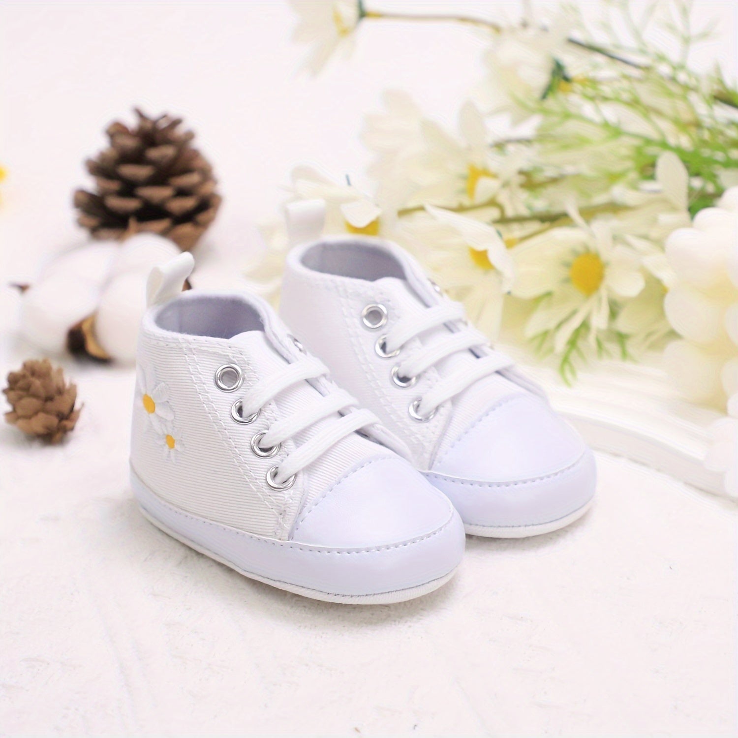 Baby Girls Embroidered Daisy Sneakers Lightweight Non-Slip Canvas Shoes for All Seasons