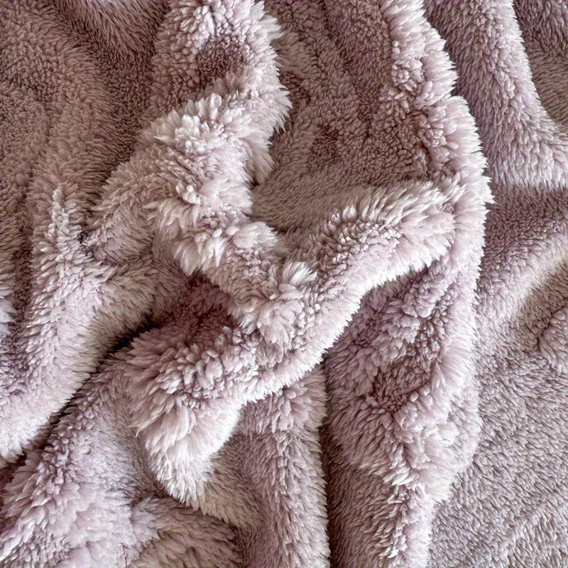 Purple Taffeta Jacquard Fleece Blanket with Geometric Animal Pattern for Home and Office