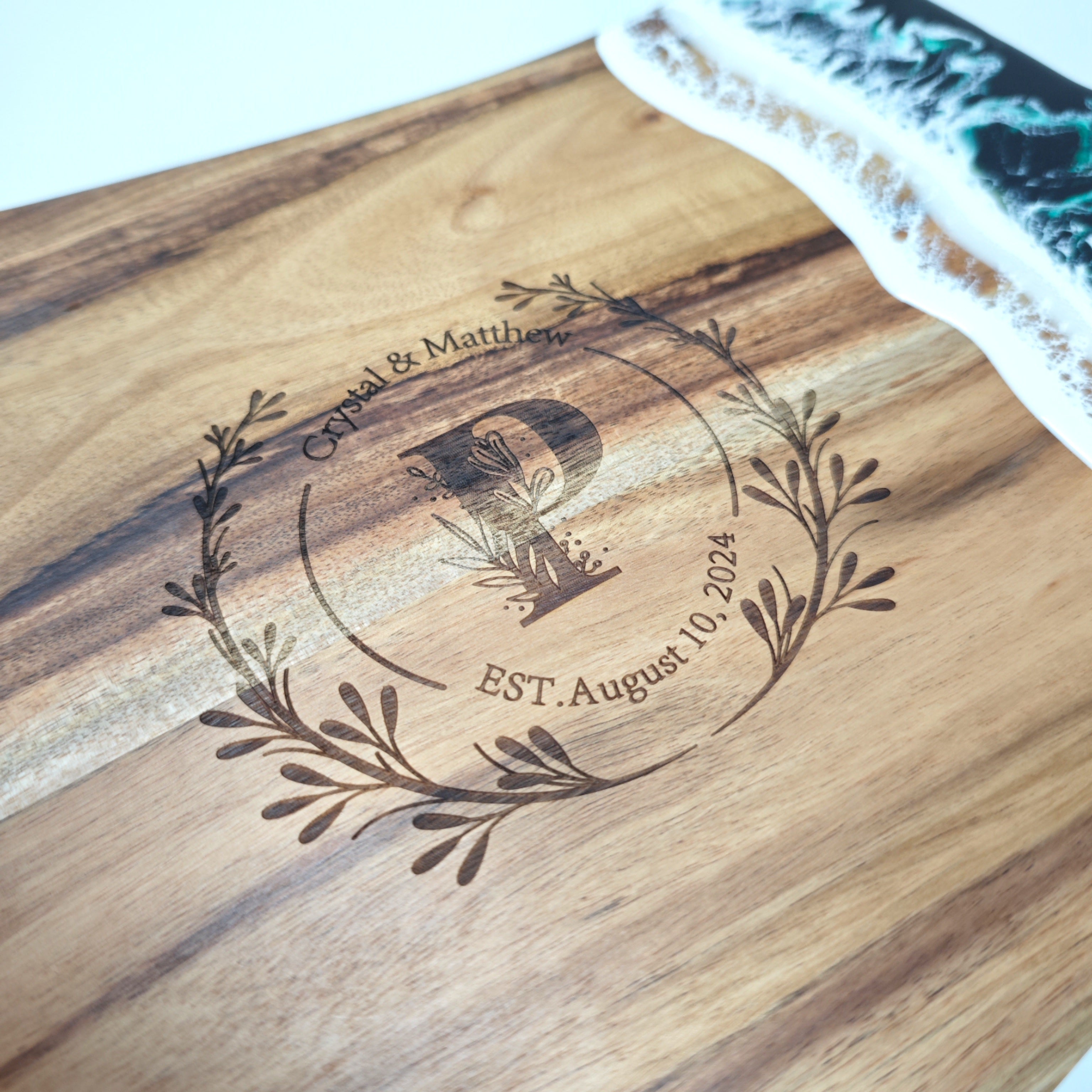 Round Custom Cheese Board with Handle, Personalized Charcuterie Board for Gifts