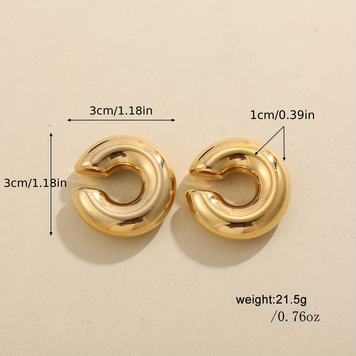Zarif va zamonaviy zanglamas po'latdan yasalgan halqa sirg'alar to'plami, bo'sh C-shakl dizayni bilan. Kundalik kiyish, ta'til va Ramazon bayrami mavsumi uchun mukammal. Har mavsumda mos va ko'p qirrali.