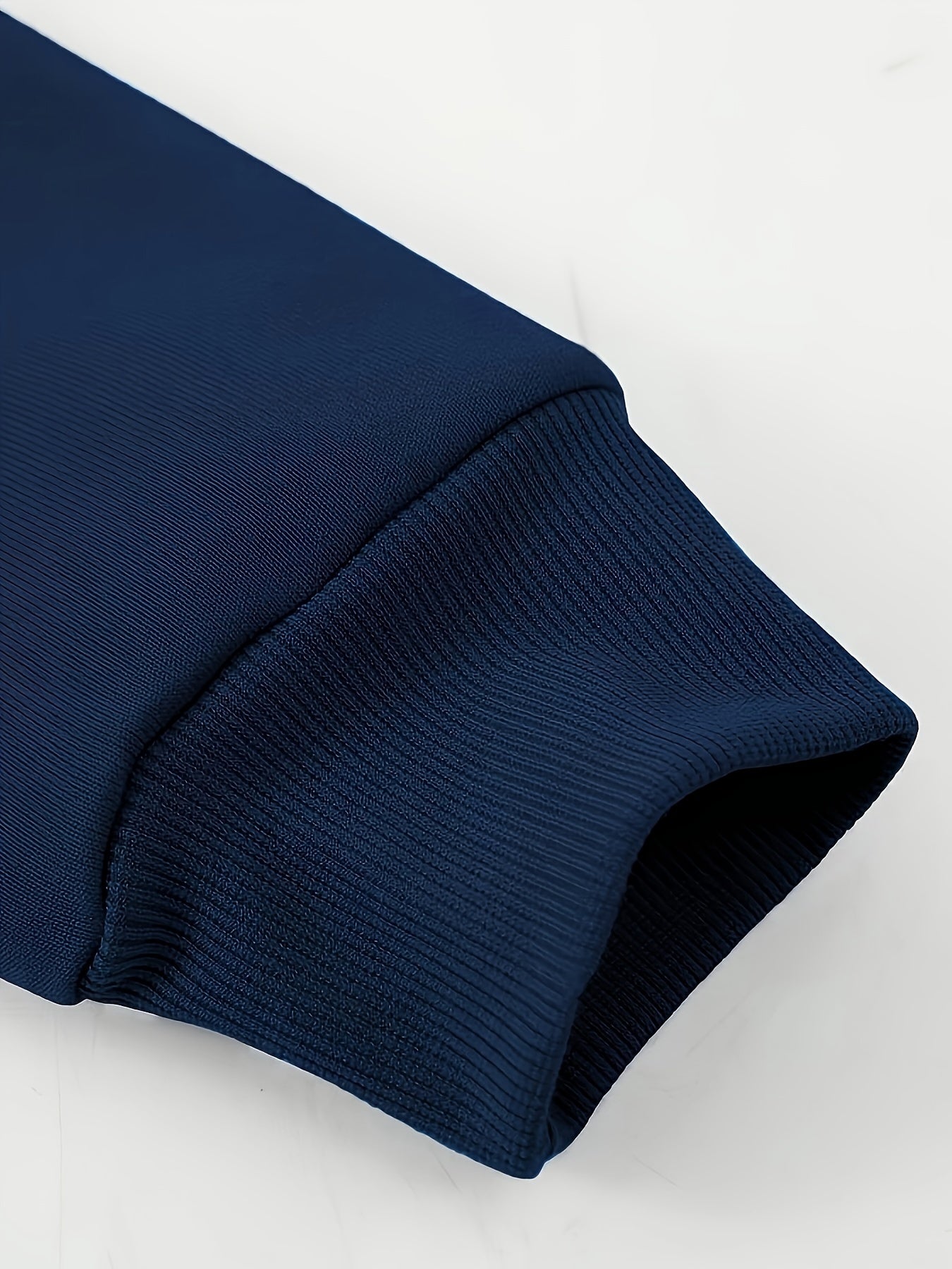 Men's Polyester Casual Clothing Set with Round Neck Top and Drawstring Sweatpants