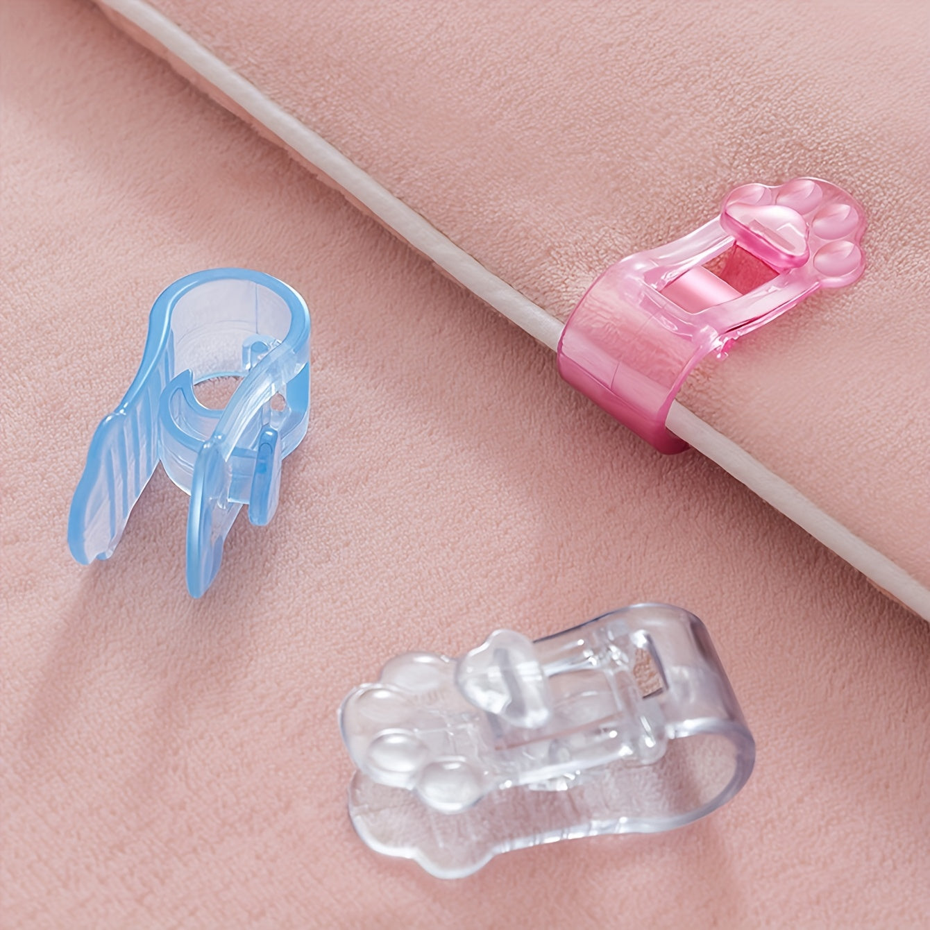 Set of 4 Bed Sheet Holders Seamless Anti-Slip Adjustable Straps Blue or Clear