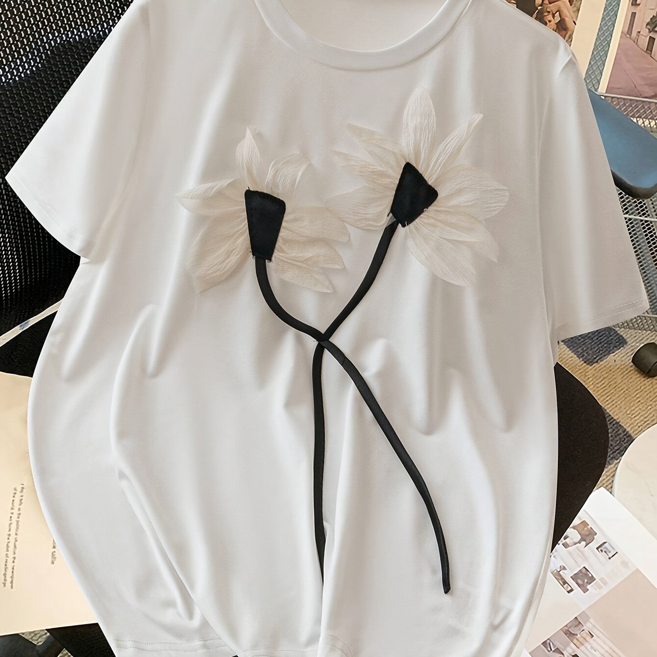 Women's Floral Casual T-Shirt with Contrast Lace and Crew Neck