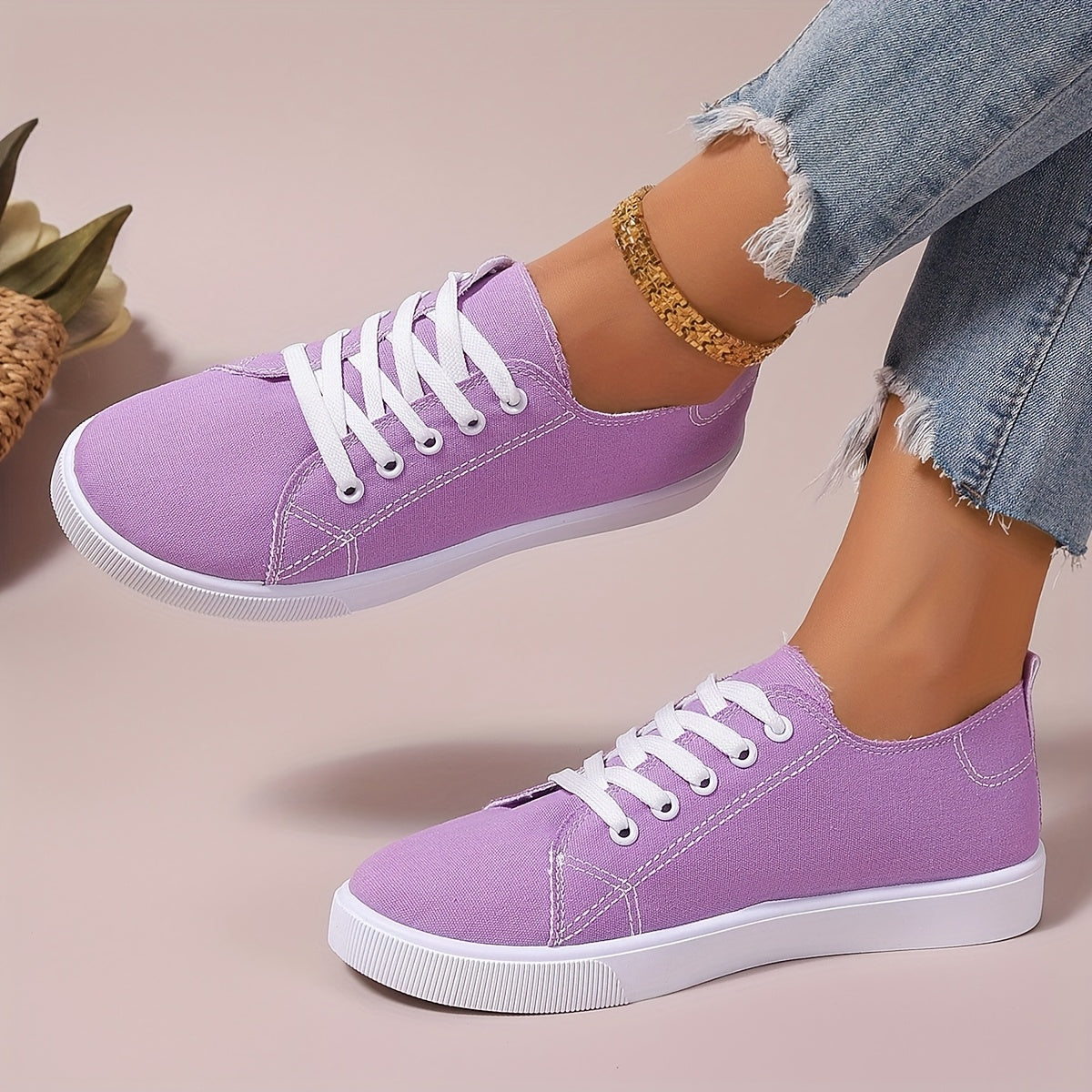 Women’s Casual Low-Top Lace-Up Sneakers Breathable Fabric All-Season Shoes