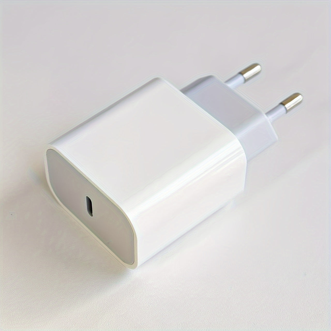 10W USB-C зарядка EU розетка тез зарядлаш сайёҳлик қуёш адаптери iPhone, Galaxy ва USB-C қурилмалари учун