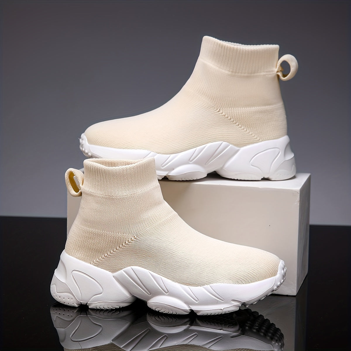 Kids Sports Shoes for Boys and Girls Casual Sneakers Lightweight Breathable All-Season