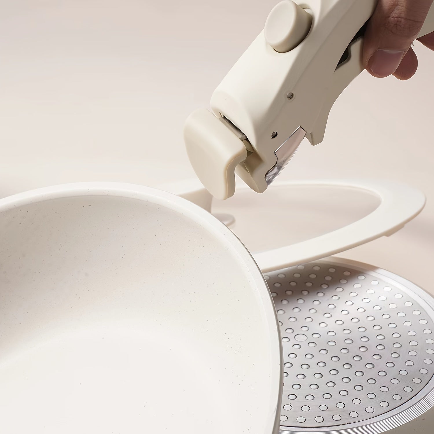 Set of 5 Aluminum Cookware Pieces with Removable Handles Oven Safe Up to 842°F