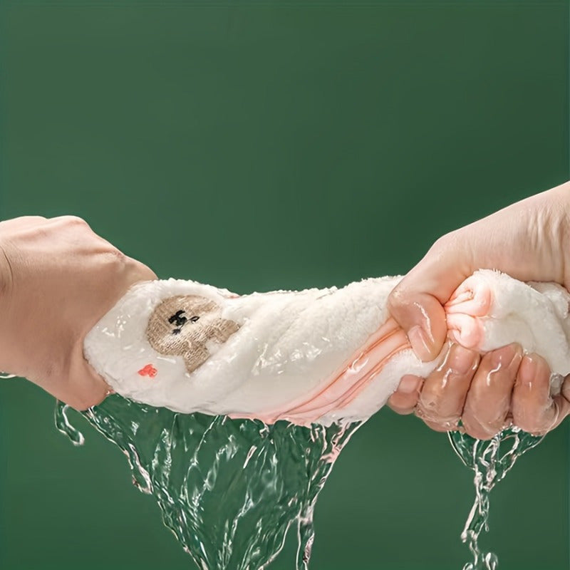 Yumshoq kvadrat sochiqlar, hayvon dizayni bilan tikilgan, koral to'quv va to'qilgan polyesterdan tayyorlangan, hammom va uyda foydalanish uchun mukammal.