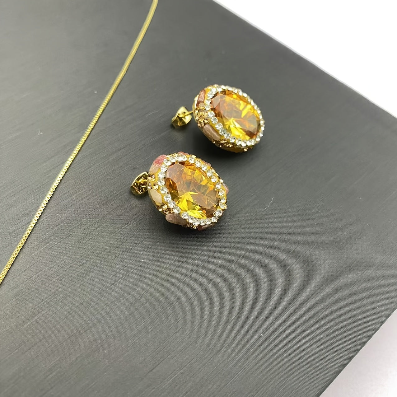 Ayollar uchun vintage tribal uslubidagi zargarlik to'plami, 18K qotishma bilan qoplangan mis, tabiiy toshli taqinchoq, sirg'alar, bilaguzuk va uzuk