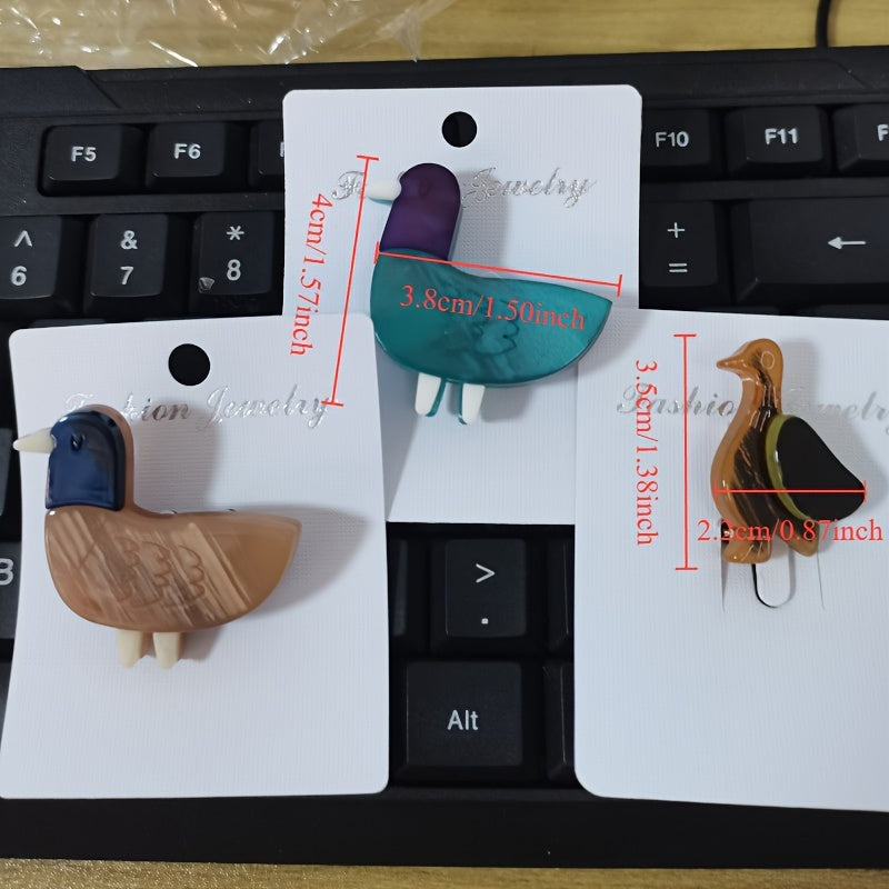 Animal-Shaped Acrylic Duckling Brooch Pin with Color Block Design for Clothing