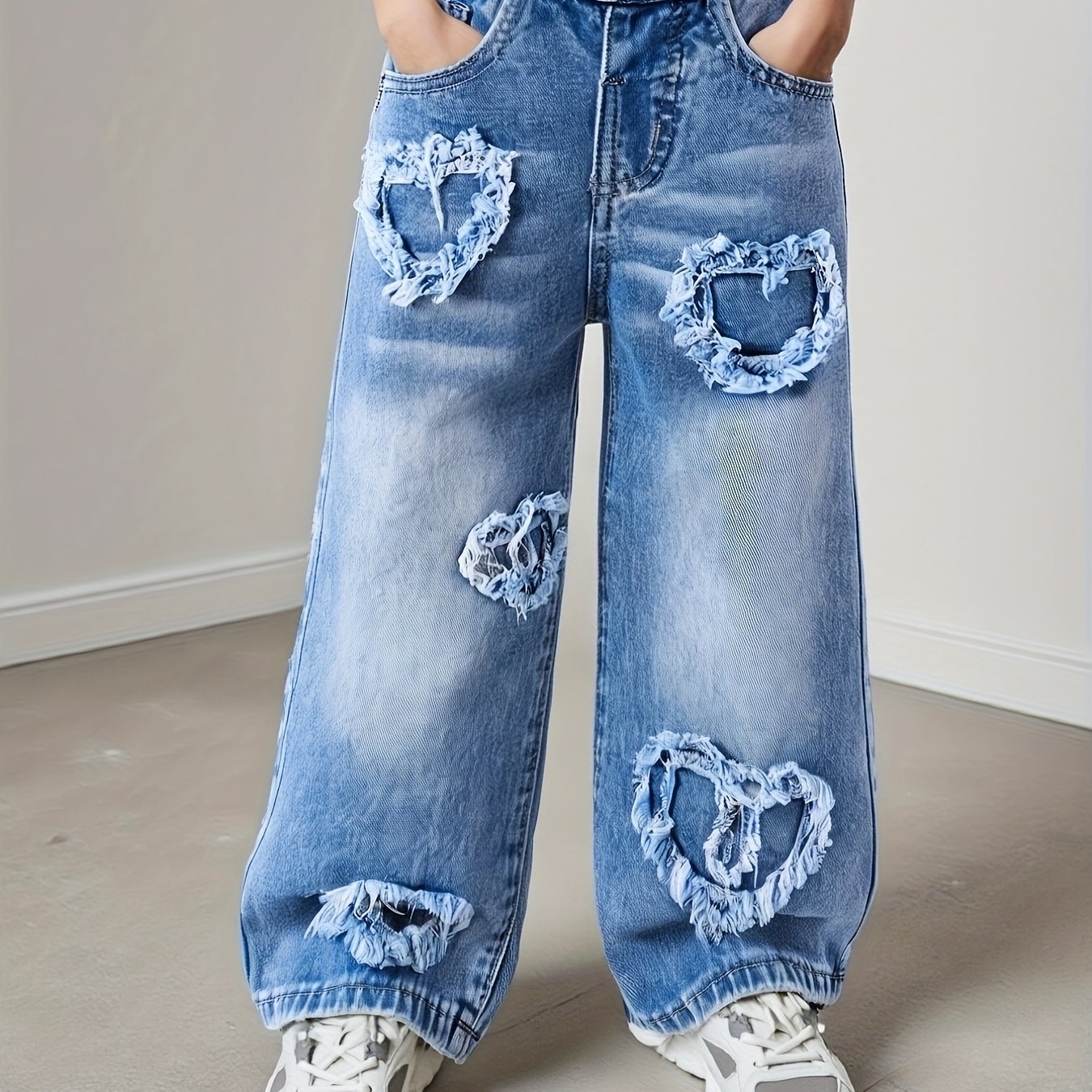 Джинсы для девочек из денима с сердечным патчем, вышитые, прямой крой, для всех сезонов, повседневные