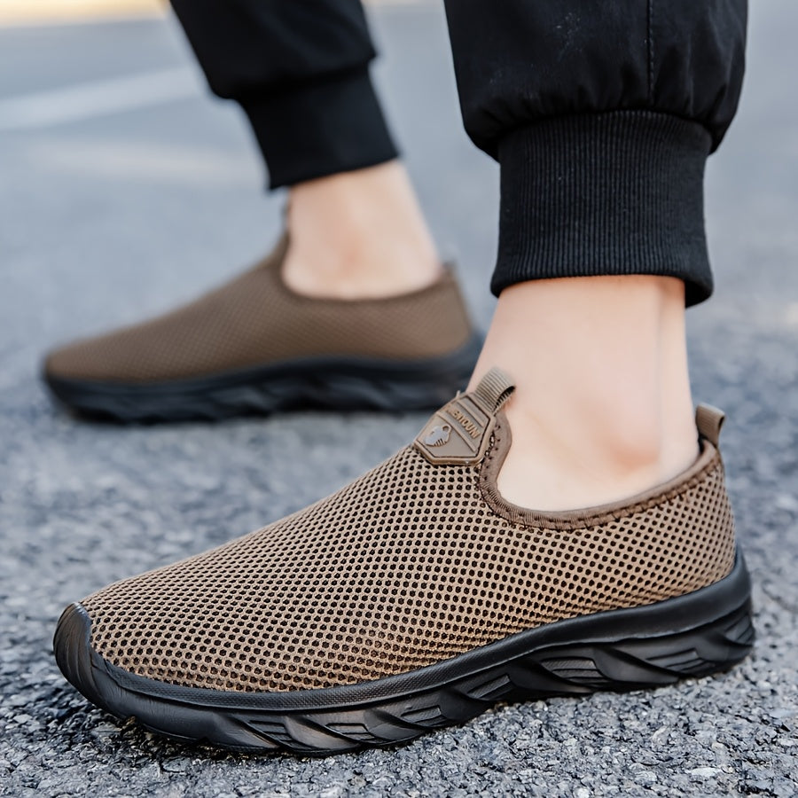 Plus-Size Casual Sports Shoes for Men and Women Mesh Slip-On Low Top All-Season