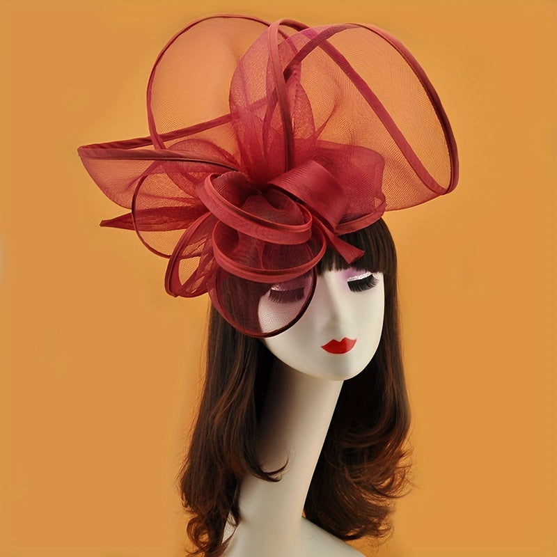 To'ylar va partiyalar uchun klip bilan qora va oq tarmoq gul fascinatori