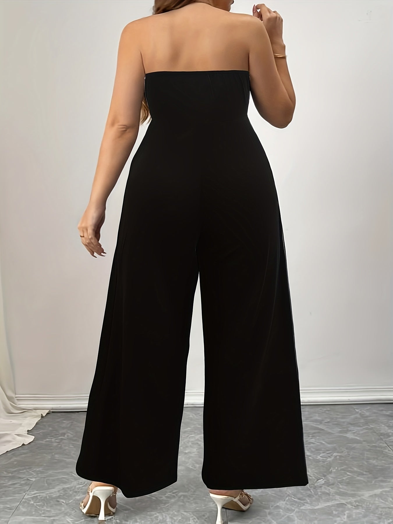 Women's Lace Trim Wide-Leg Jumpsuit with Contrast Colors and Cinched Waist