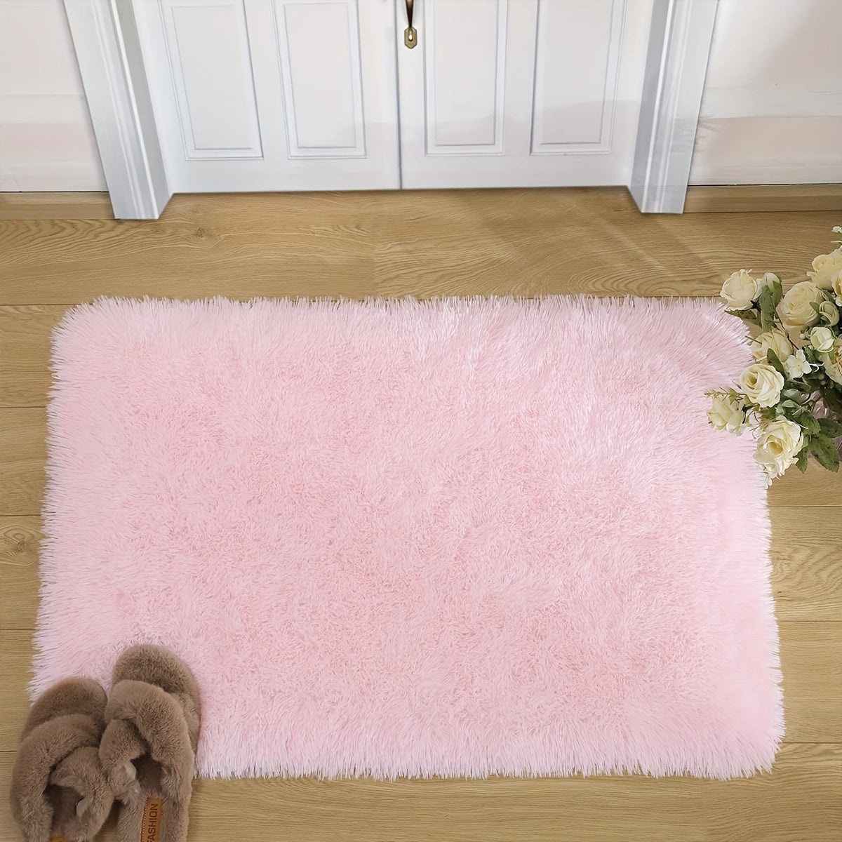 Super yumshoq, pufakli, anti-slip orqa qismiga ega bo'lgan gilam, bezatish uchun yangilangan g'ovak dizayni, qulay, to'kilmaydigan shaggy gilam, yotoq yonida iliq va zamonaviy bezatish uchun.