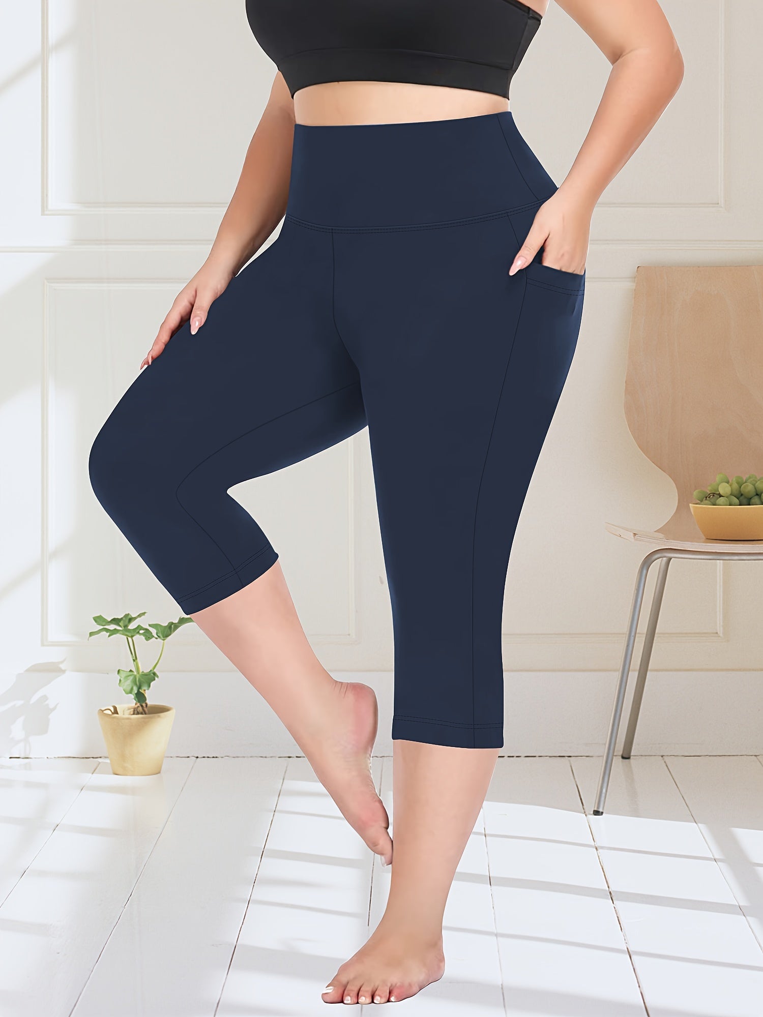 Plus Size High-Waisted Capri Pants Yoga Leggings with Pockets Summer Black