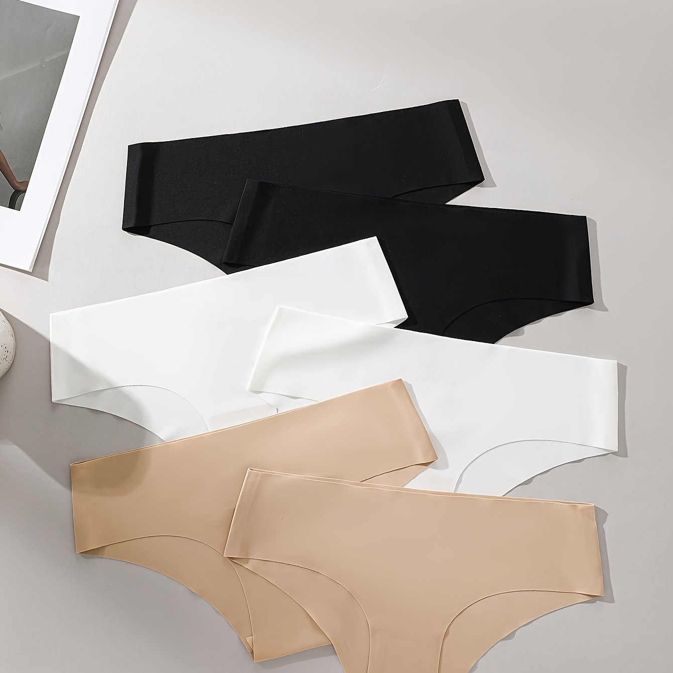 Women's Breathable Nylon Elastane Low-Rise Briefs Set of 6 with Color Block Design