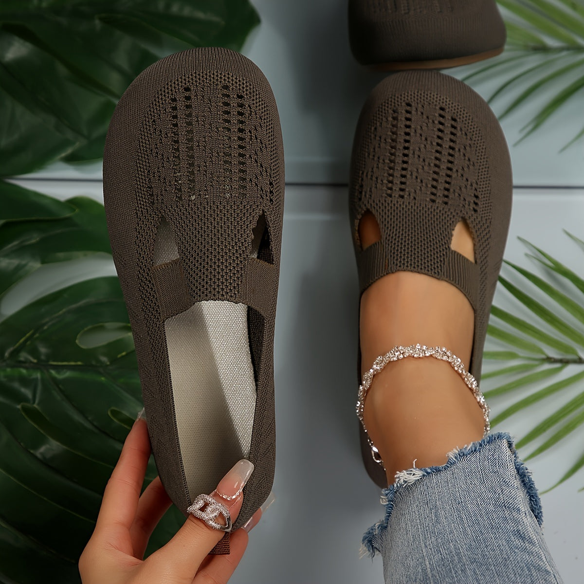 Women's Solid Color Breathable Knit Slip-On Flat Shoes