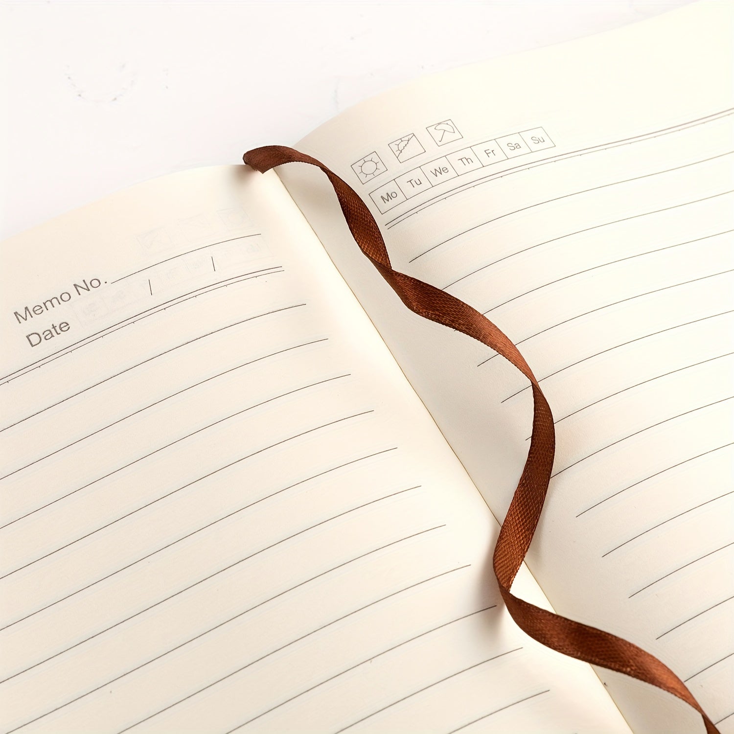 Maktab uchun mo'ljallangan A4 Ultra-Qalin daftar, sun'iy charm qoplamali, 200 sahifa