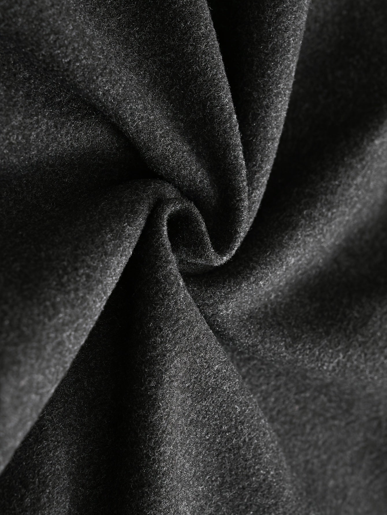 Erkaklar uchun yupqa terma shimlar, iliq flis bilan qoplangan legging uslubida, cho'ziluvchan polyester/spandex aralashmasidan tayyorlangan, kulrang rangda. Qishki qulaylik va norasmiy kiyim uchun mukammal.