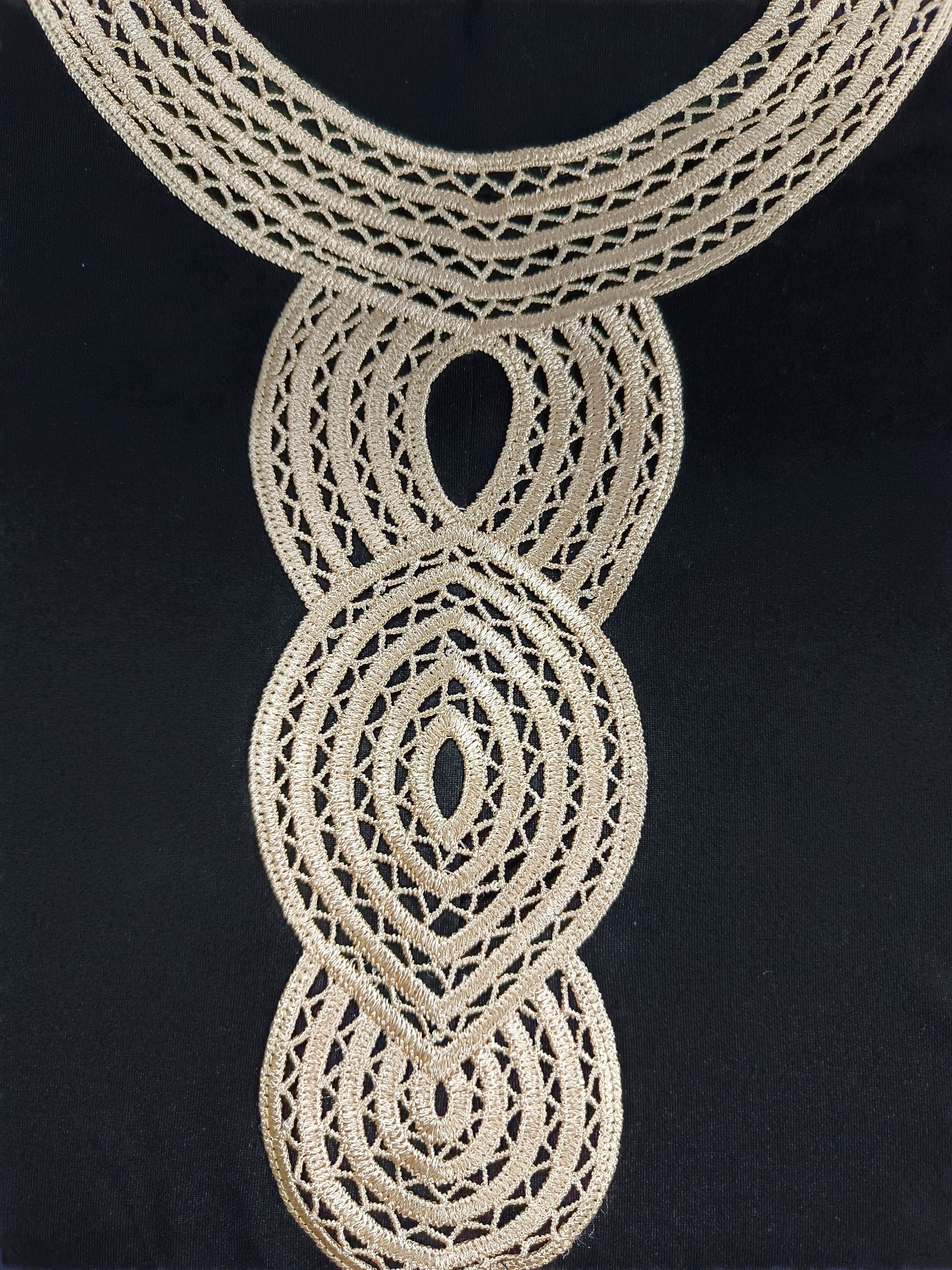 Платье миди с круглым узором и разрезом с коротким рукавом для полных