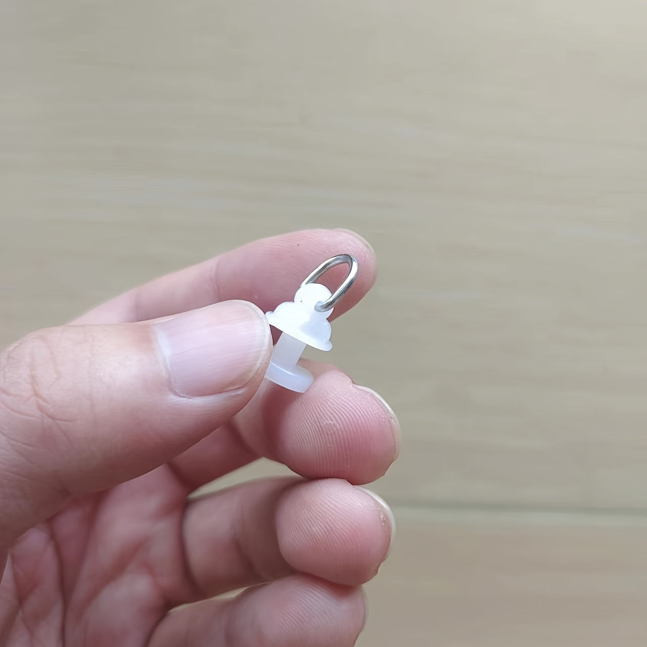 Упаковка из 20 классических пластиковых крючков для штор с роликами для легкого скольжения по карнизам