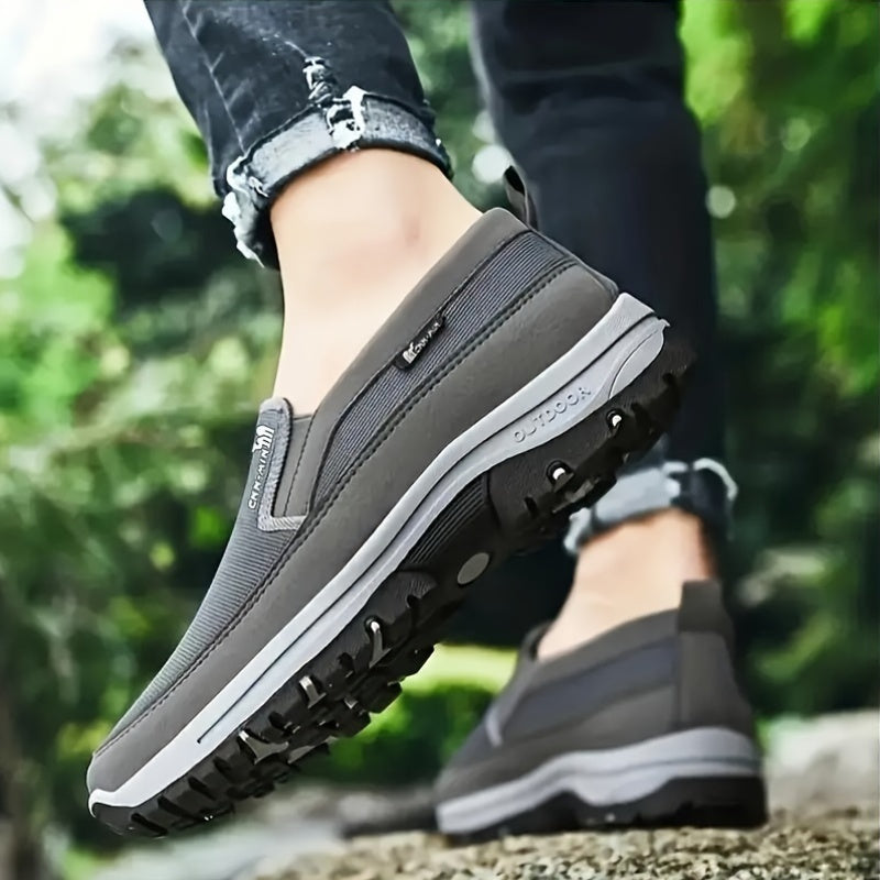 Har kuni kiyish uchun qulay erkaklar slip-on krossovkalari, yumshoq taglik, nafas oladigan mato va zamonaviy dizayn.