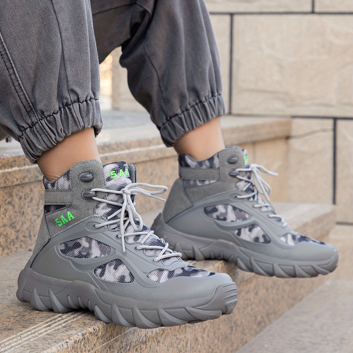 Men's High Top Hiking Boots Durable Outdoor Non-slip Lace Up All-Season Solid Color