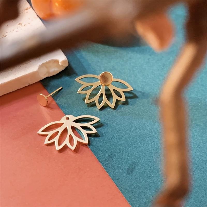 Pendientes de oro con motivo de loto en la parte trasera con gancho, con detalles de flores y piedras brillantes