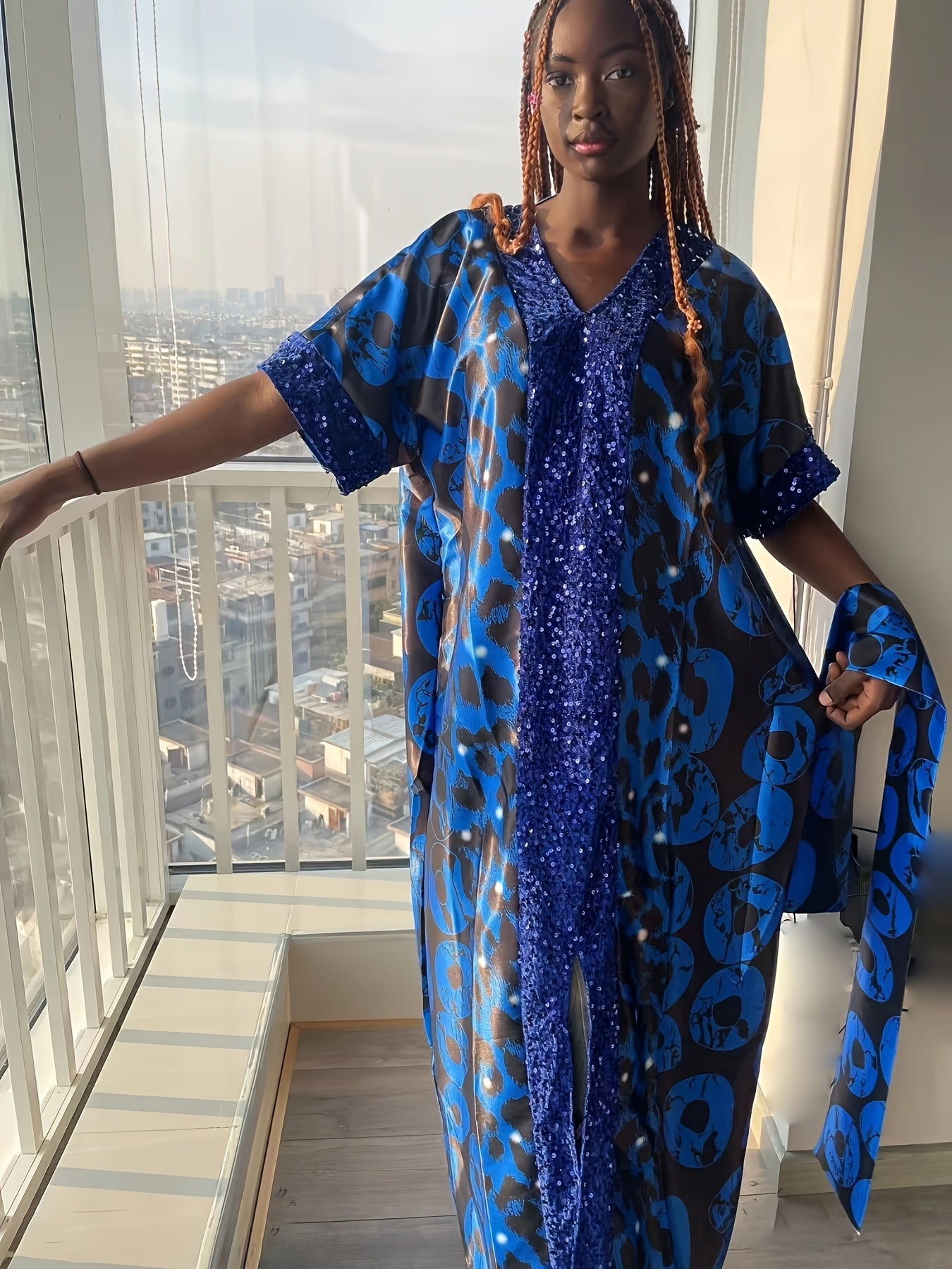 Plus o'lchamda bosma sequin kiyiwi, batwing qo'llari va V-shaklidagi bo'yin uchun ayollar uchun