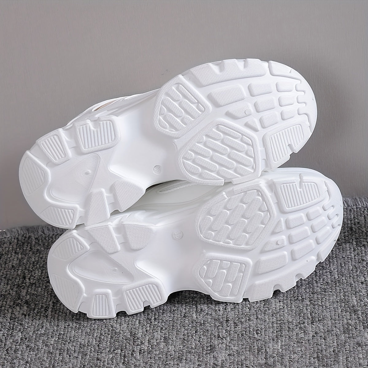 Women's Mesh Sneakers Solid Color Lace-Up Low-Top Casual Shoes with Thick Sole