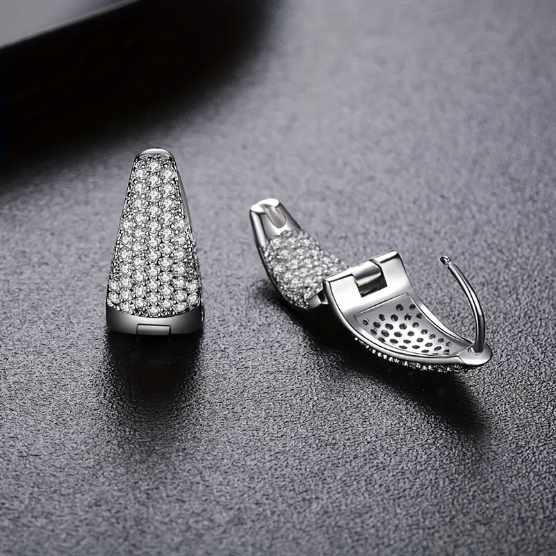 Zirconia bilan bezatilgan zamonaviy va ko'p funksiyali sirg'alar, bayram mavsumida do'stlar yoki yaqinlarga sovg'a berish uchun ideal.