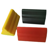 Dispositivo de masaje triangular de silicona portátil para relajación profunda de músculos