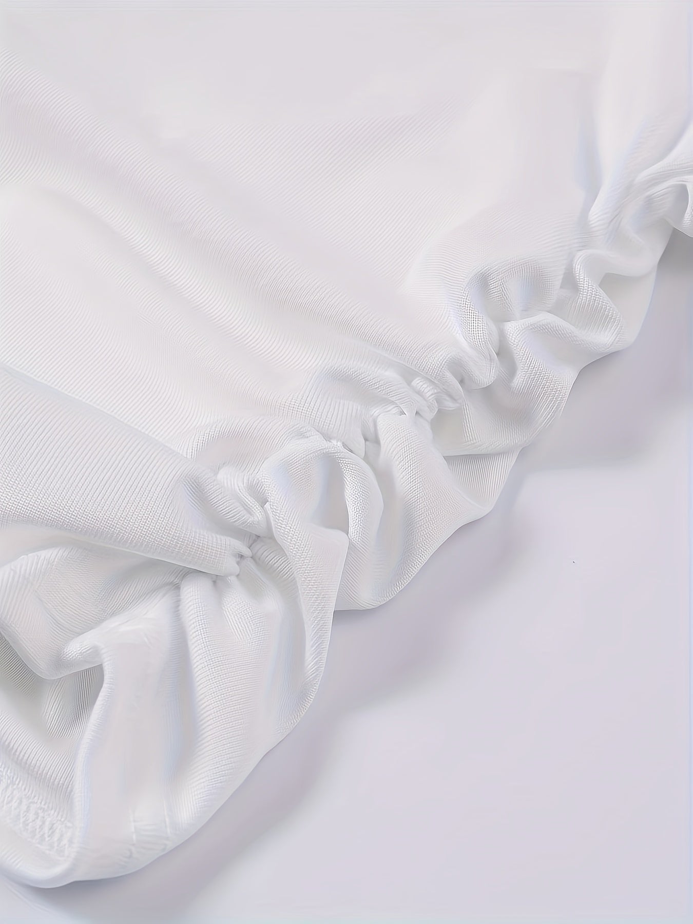 Katta qizlar uchun zamonaviy yon qirqimlar, bir xil rangdagi yuqori qism va to'g'ri oyoq shimlar bilan qulay bahor va yoz ko'rinishi.