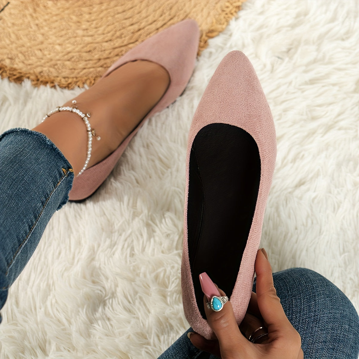 Ayollar uchun bir rangli minimalist tekis poyabzal, kundalik kiyish uchun slipp-on baletlar