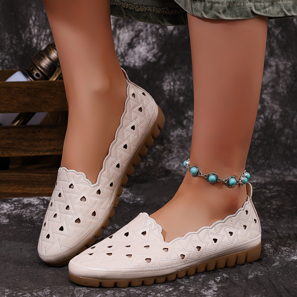 Women’s Vintage-Inspired Cut-Out Ballet Flats Slip-On Comfortable Shoes White Beige